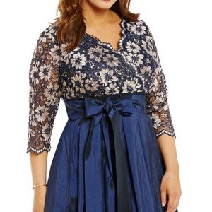 Jessica Howard Plus V-Neck 3/4 Sleeve Ballgown